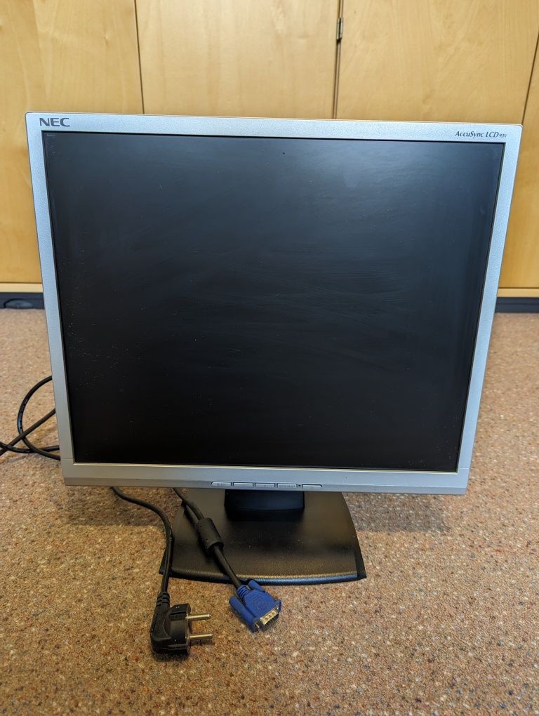 Monitor 19" NEC accusync lcd93v