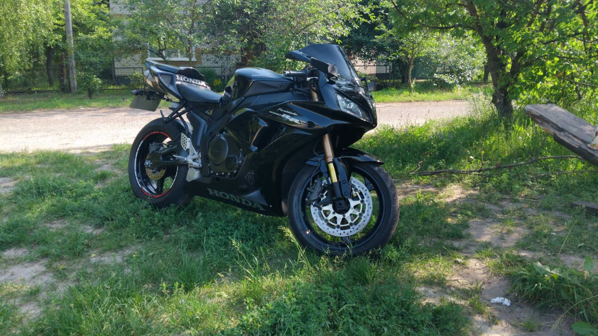 Хонда сбр 1000рр чіпований 2006 року