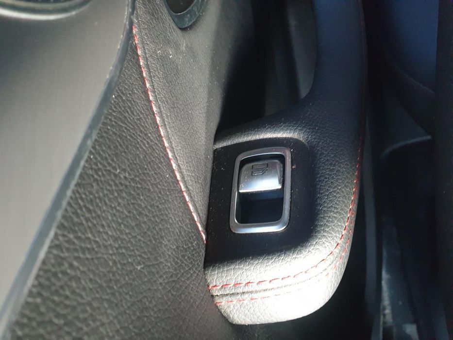 Comando / botão / interruptor vidros trás direito MERCEDES-BENZ Classe