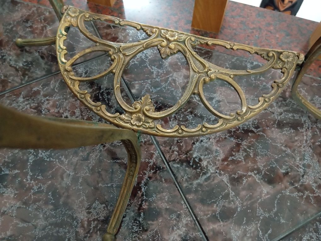 Mesa de apoio com tampo em brecha da Arrábida