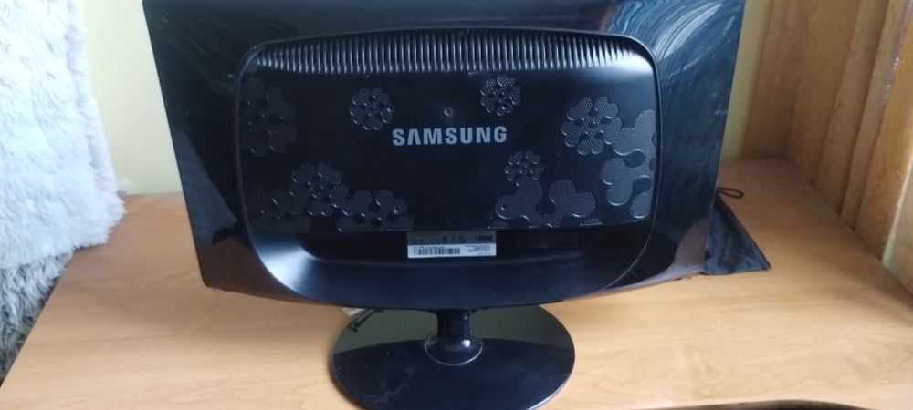 Monitor Samsung czarny 21