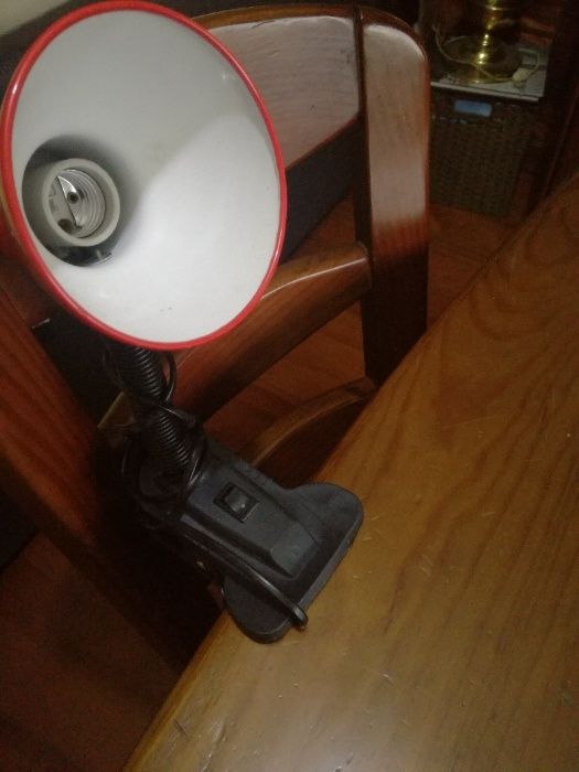 Candeeiro para mesa de cabeceira