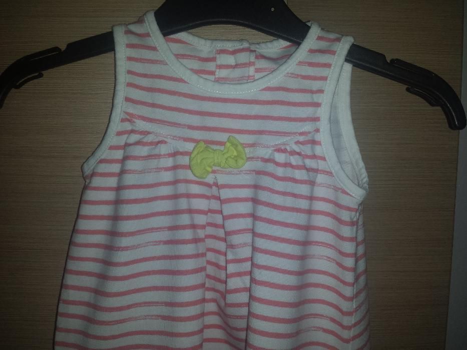 Śliczna sukienka Mothercare 80