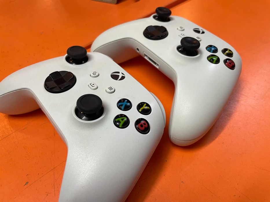 Xbox Series S + 2 Pady + Pudełko + gratis