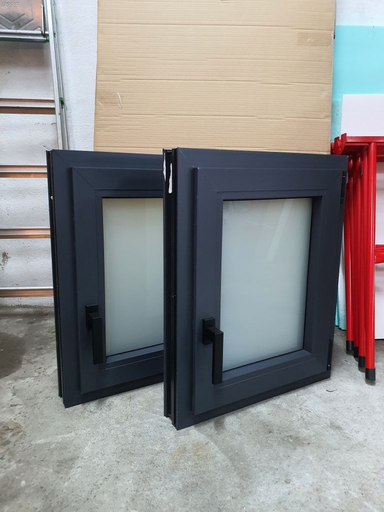 Janelas em PVC vidro fosco