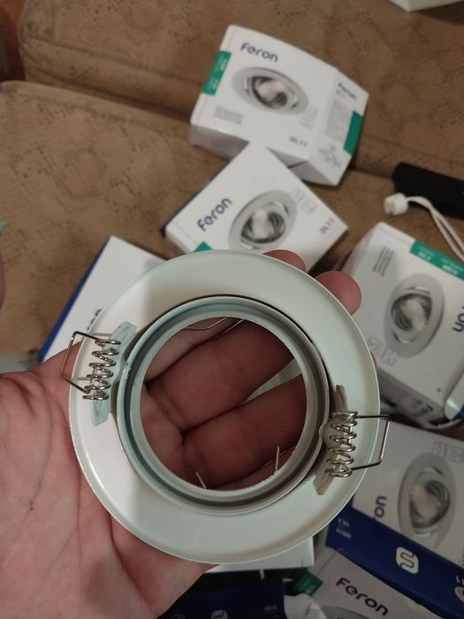 Светильник. Вбудований світильник поворотний