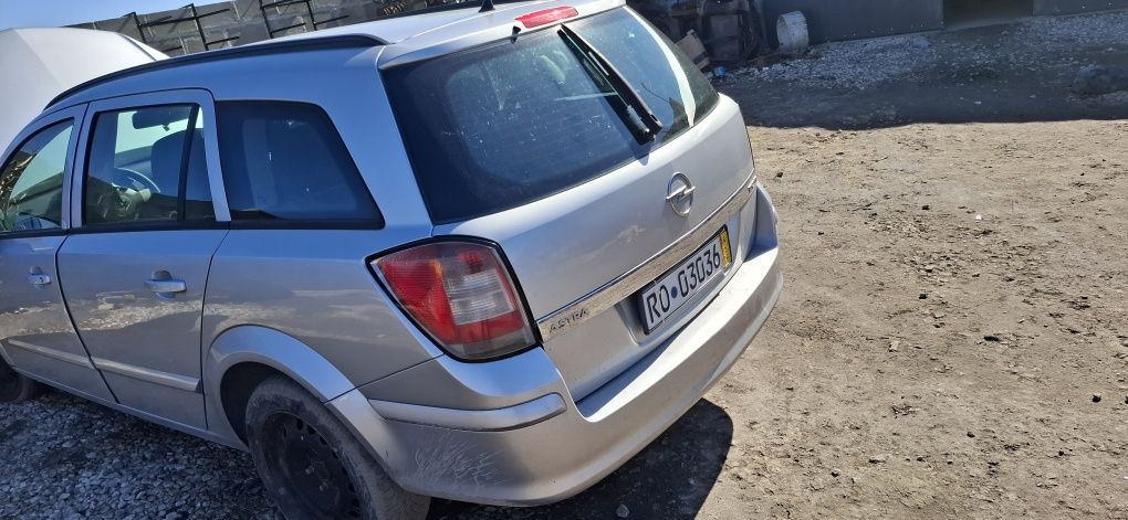 Задні стоп бампер кришка багажника opel astra h
