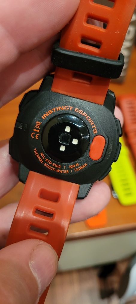 Продам Garmin instinct Esports blak lava