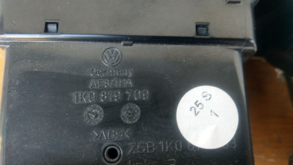 Kratka nawiewu lewa prawa kierowcy wentylacyjna VW Golf V 5 Jetta