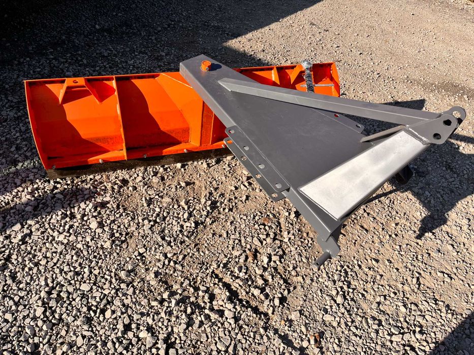 Pług do śniegu spych-do ciągnika na tył solidny  OBROTOWY  NOWY