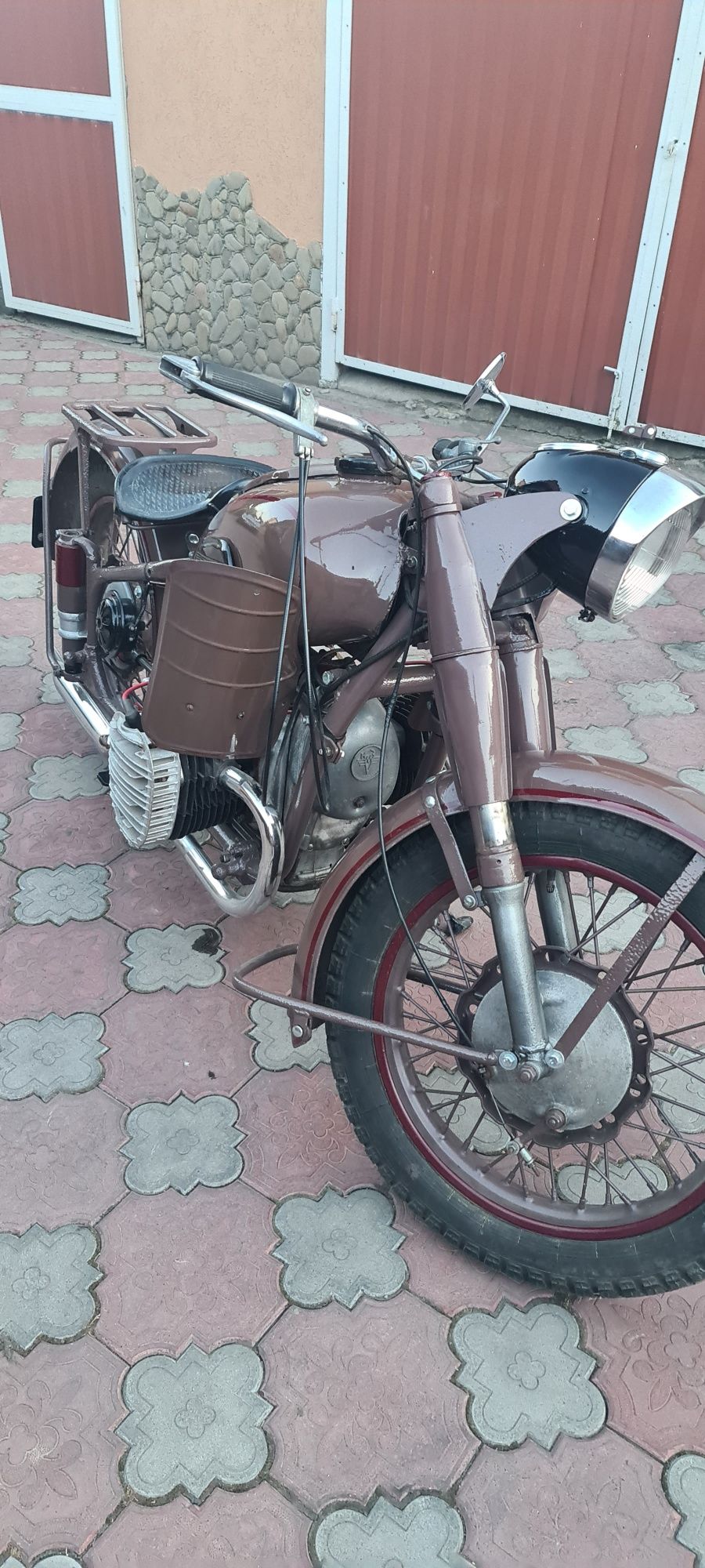 Мотоцикли ретро к750 -650.