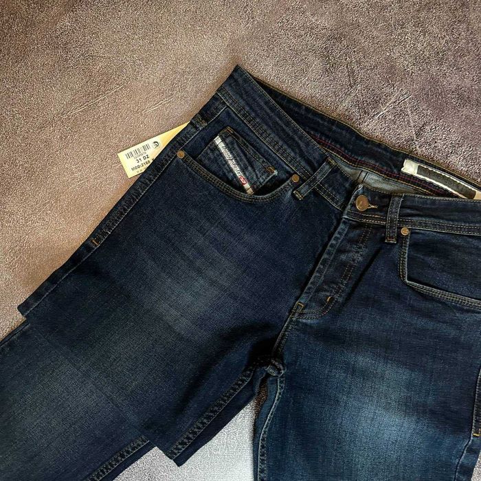 Стильні чоловіч іджинси Diesel(розмір-31)