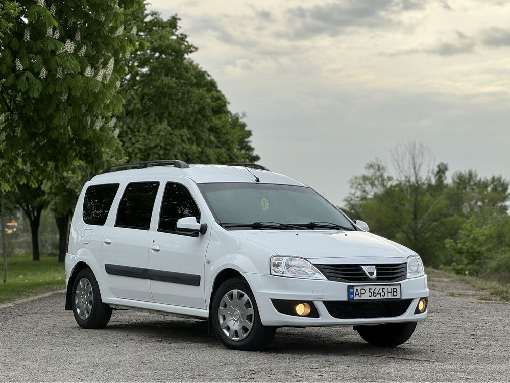 Dacia Logan 2010 год