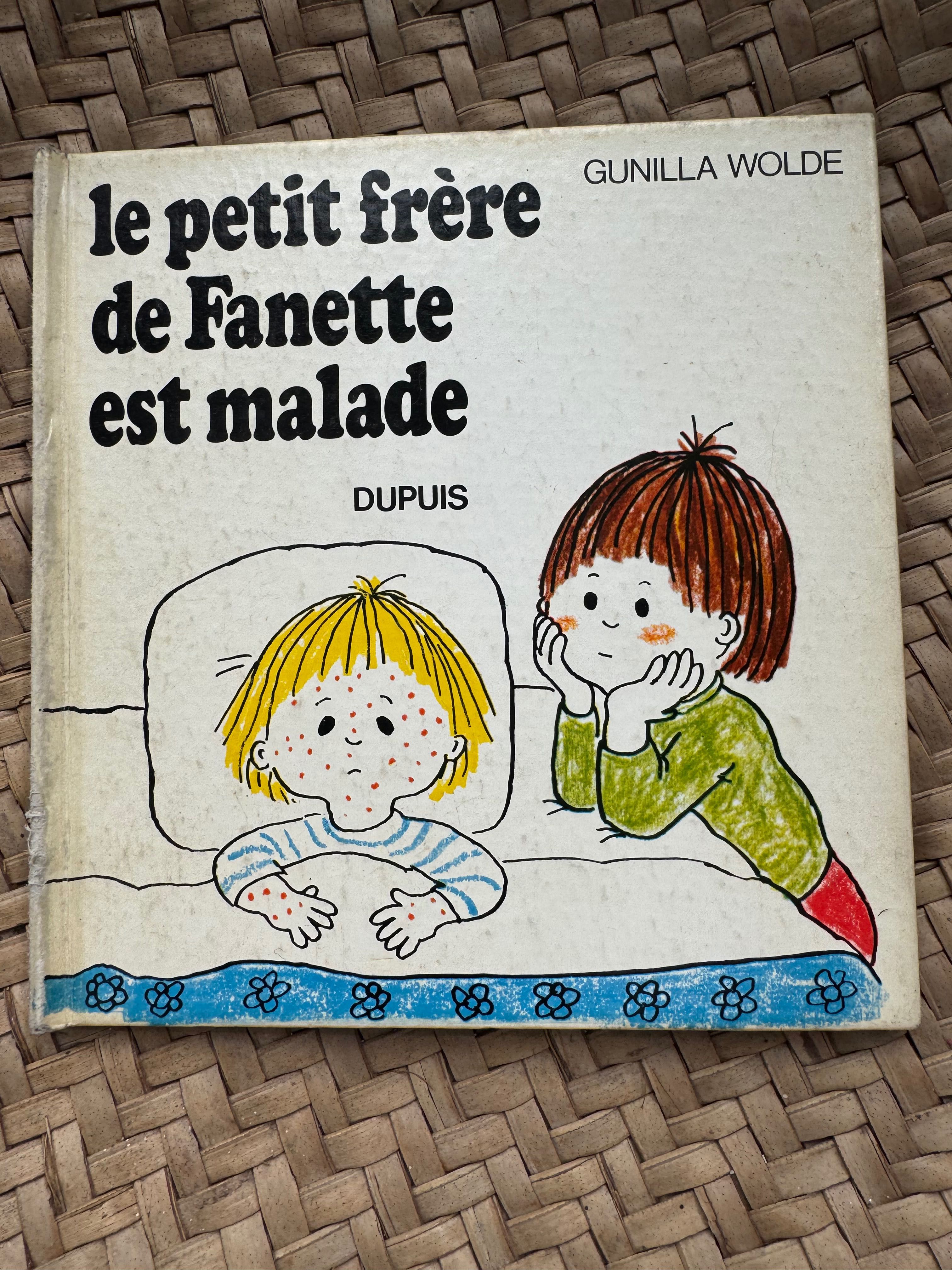 Coleção de livros infantis em francês.