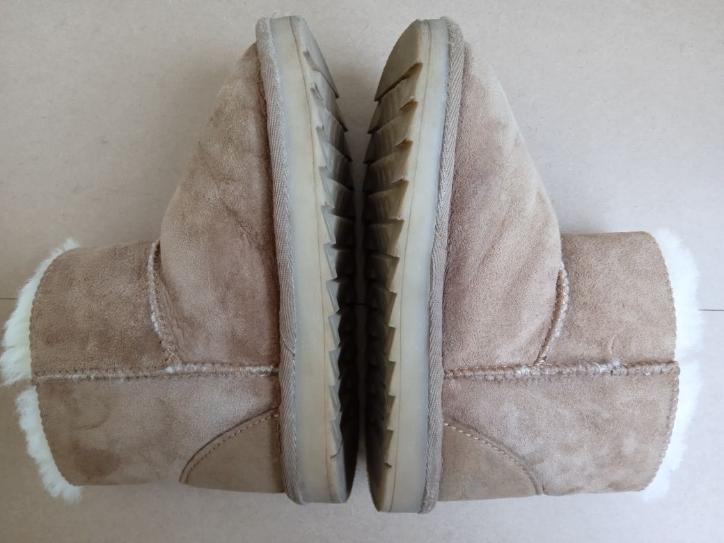 Взуття для хлопчика/дівчинки уггі UGG Australia.Розмір 29 (17,5см)