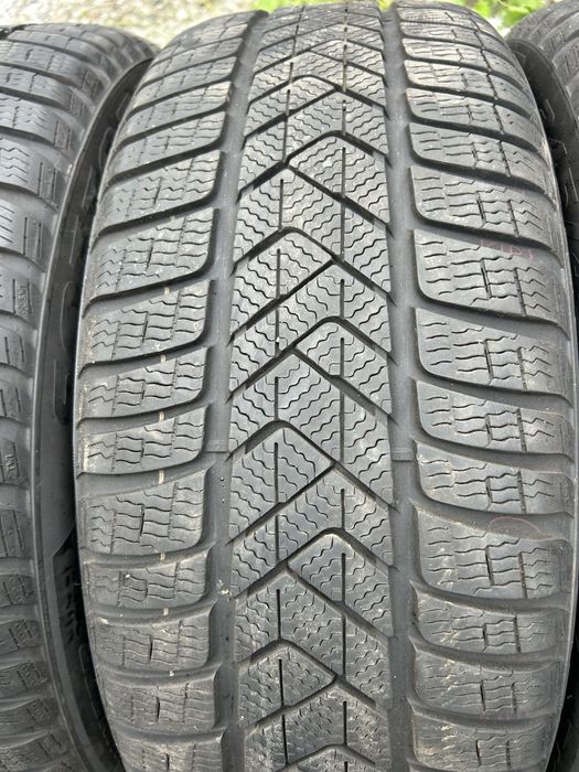 Шини зимові резина зима Pirelli Sottozero3 245/45r18