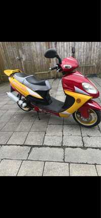 Skuter firmy Fanatik Omi 150 (Honda)