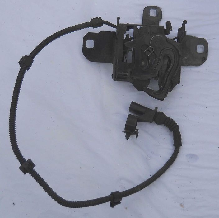 zamek maski vw golf 4 , bora oryginał