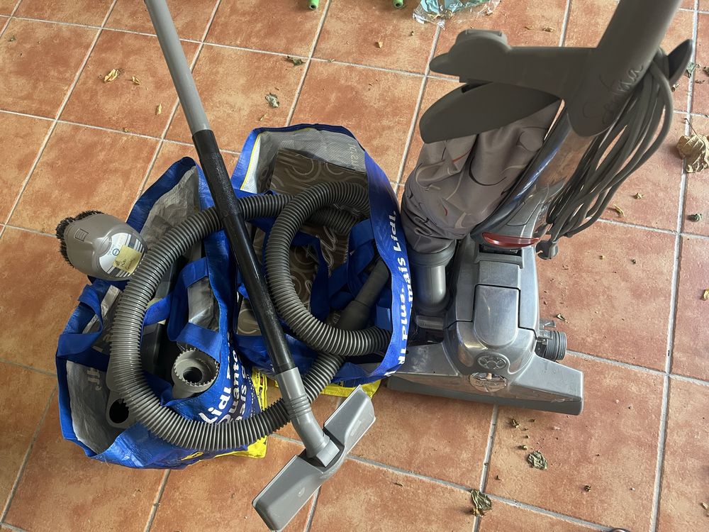 Vendo Aspirador Kirby com modulo lavagem de tapetes e sofas