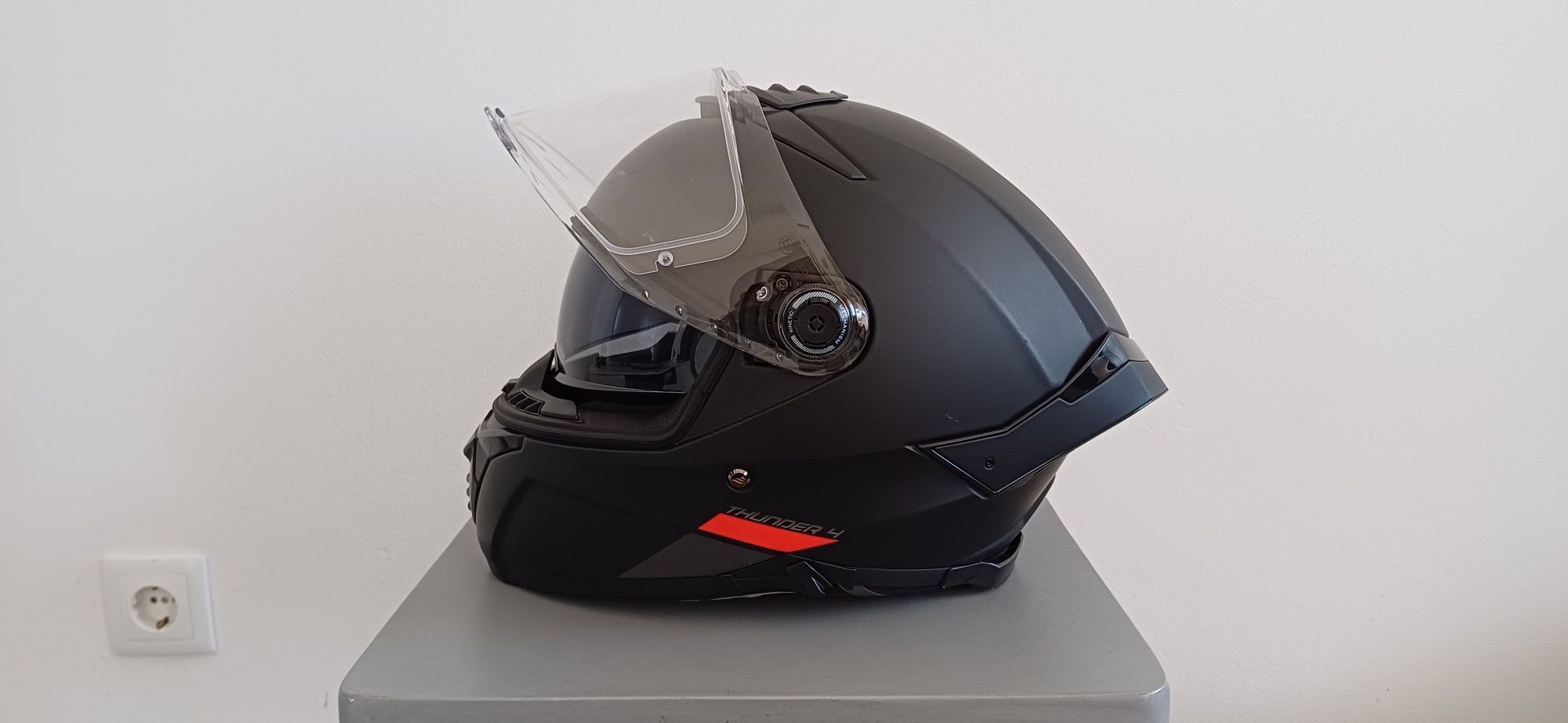 Capacete MT Thunder 4 M + Visabeira Extra Iridium