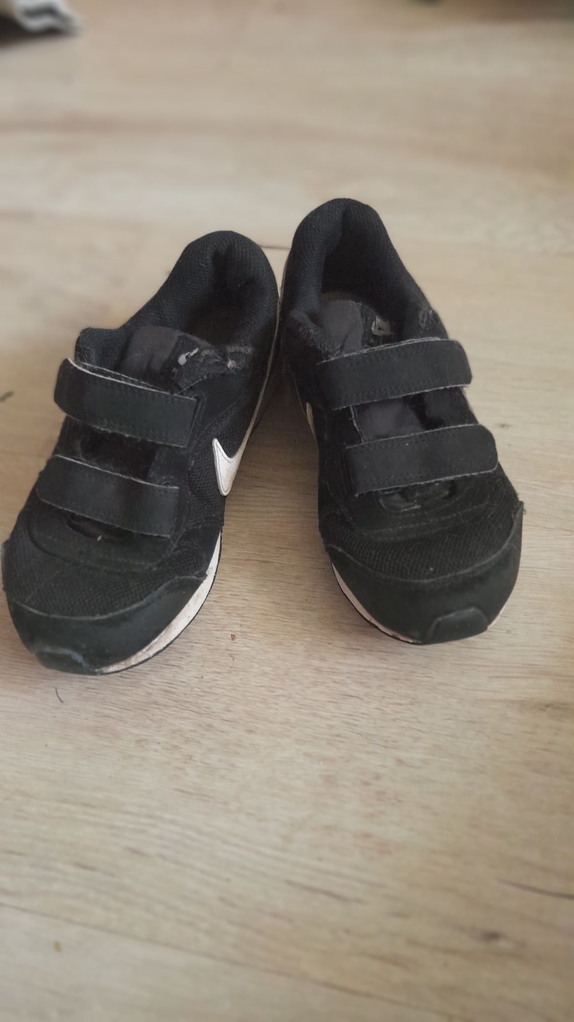 Sprzedam buty sportowe nike dla chłopca