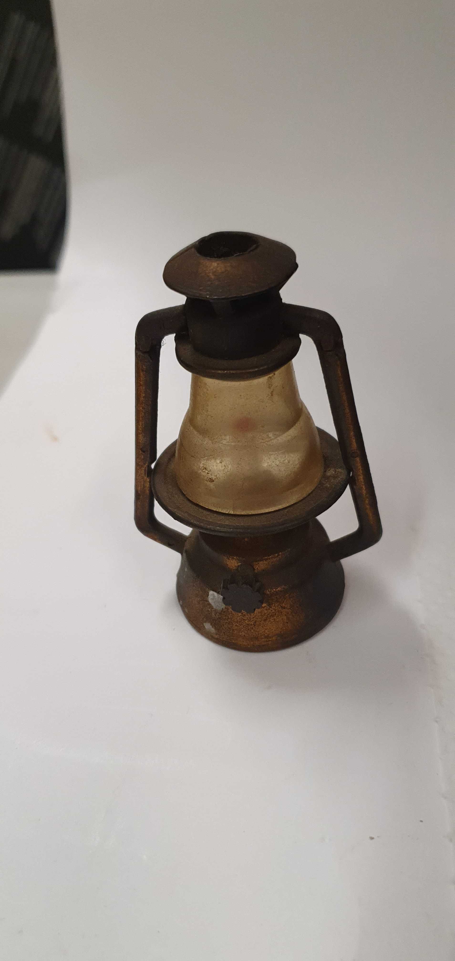 ostrzałka miniaturka lampy naftowej [172]