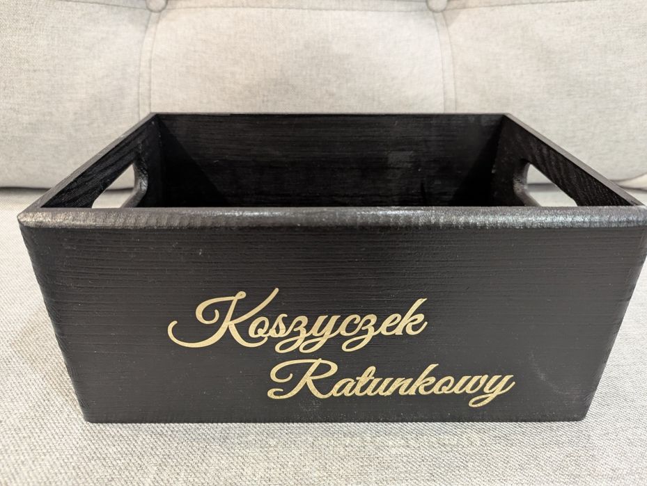 Koszyki ratunkowe i skrzynka na koperty