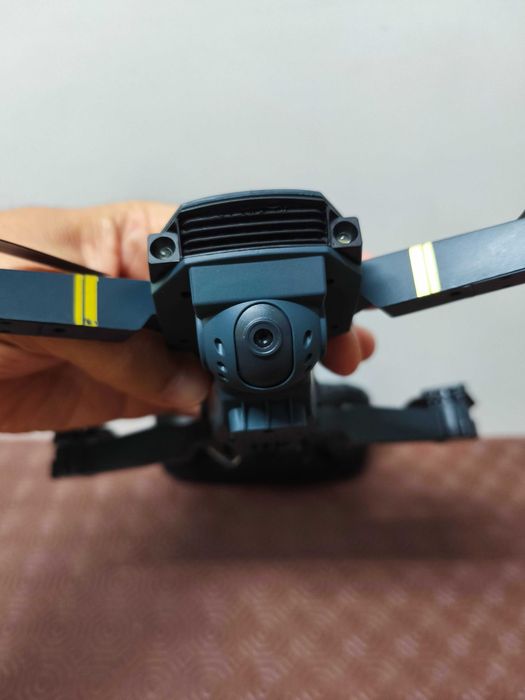 Drone com transmissão WiFi