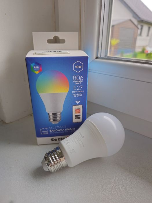 Inteligentna żarówka LED SL227NRGB 10W E27 Wi-Fi