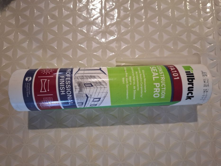 illbruck FA101 — Нейтральний силіконовий герметик