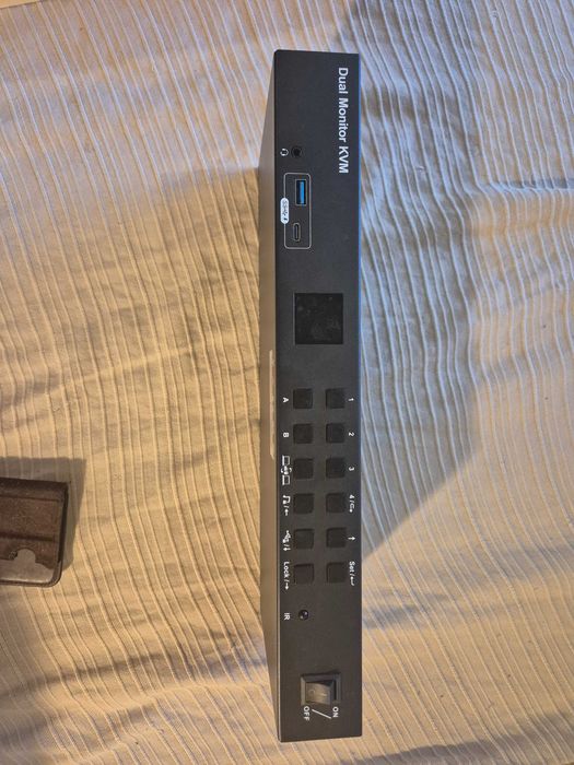 KVM Switch TESmart 4 PC to 2 Monitors ( ‎HKS0402A2U-EUBK )