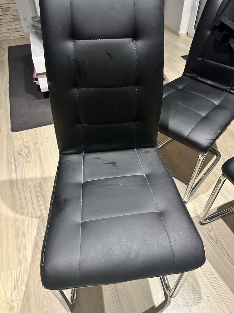 Krzesła czarne, używani