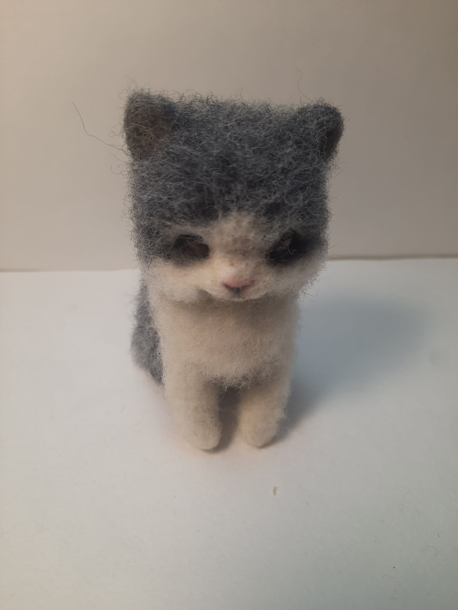 Валяная игрушка котенок, валяне кошеня