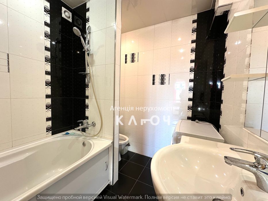 Продаж 2к квартири в ЦЕНТРІ! Меблі та техніка!