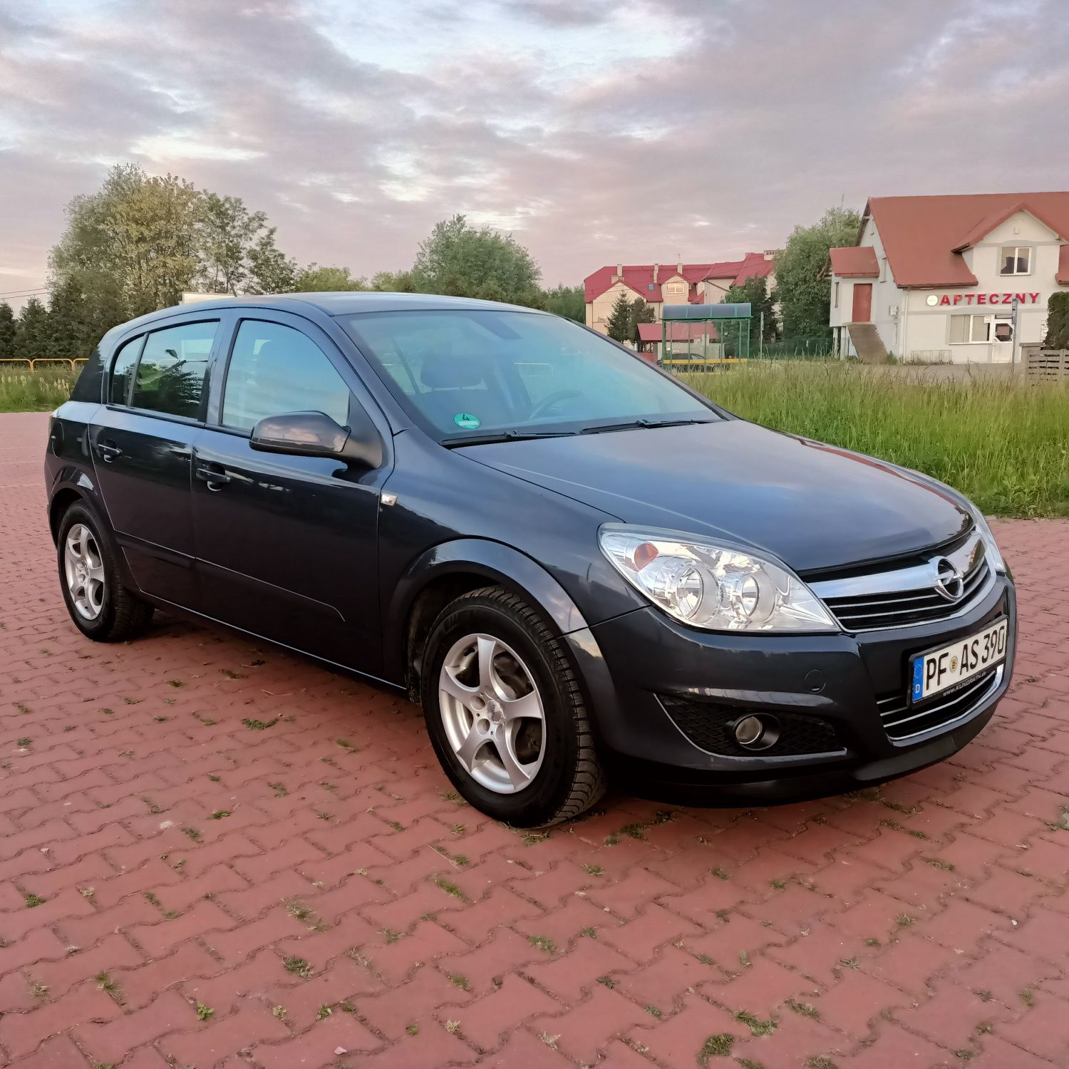 Opel Astra poj. 1.6 Benz, rok 2007