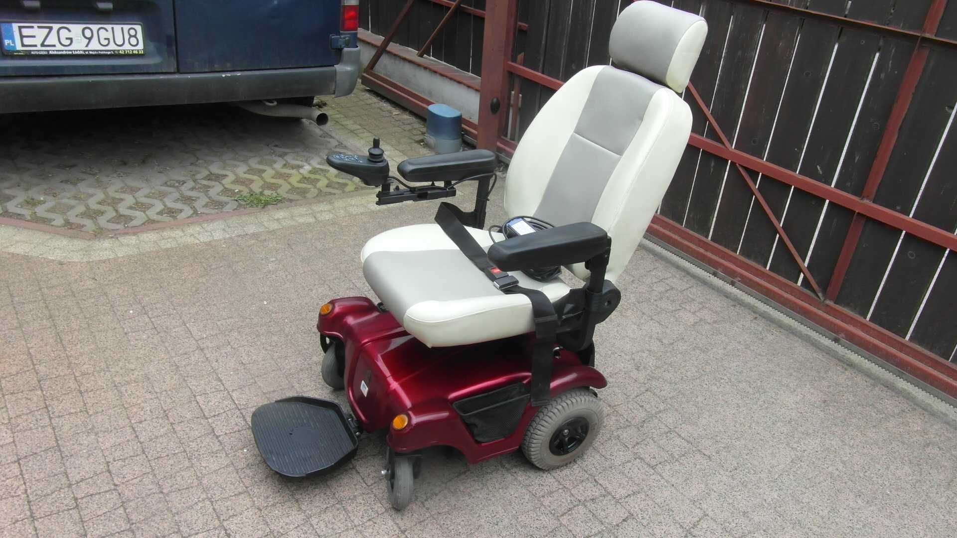 Wózek inwalidzki elektryczny RASCAL, obracany,7 km/h