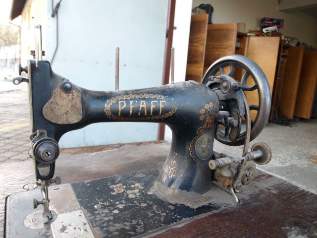 Maszyna do szycia firmy PFAFF - zabytkowa