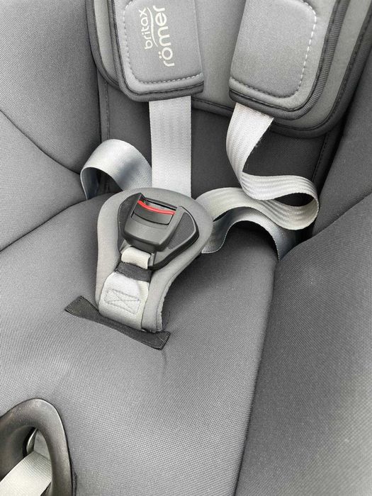 Fotelik samochodowy Britax Römer Dualfix 2 R obrotowy ISOFIX RWF 0–18