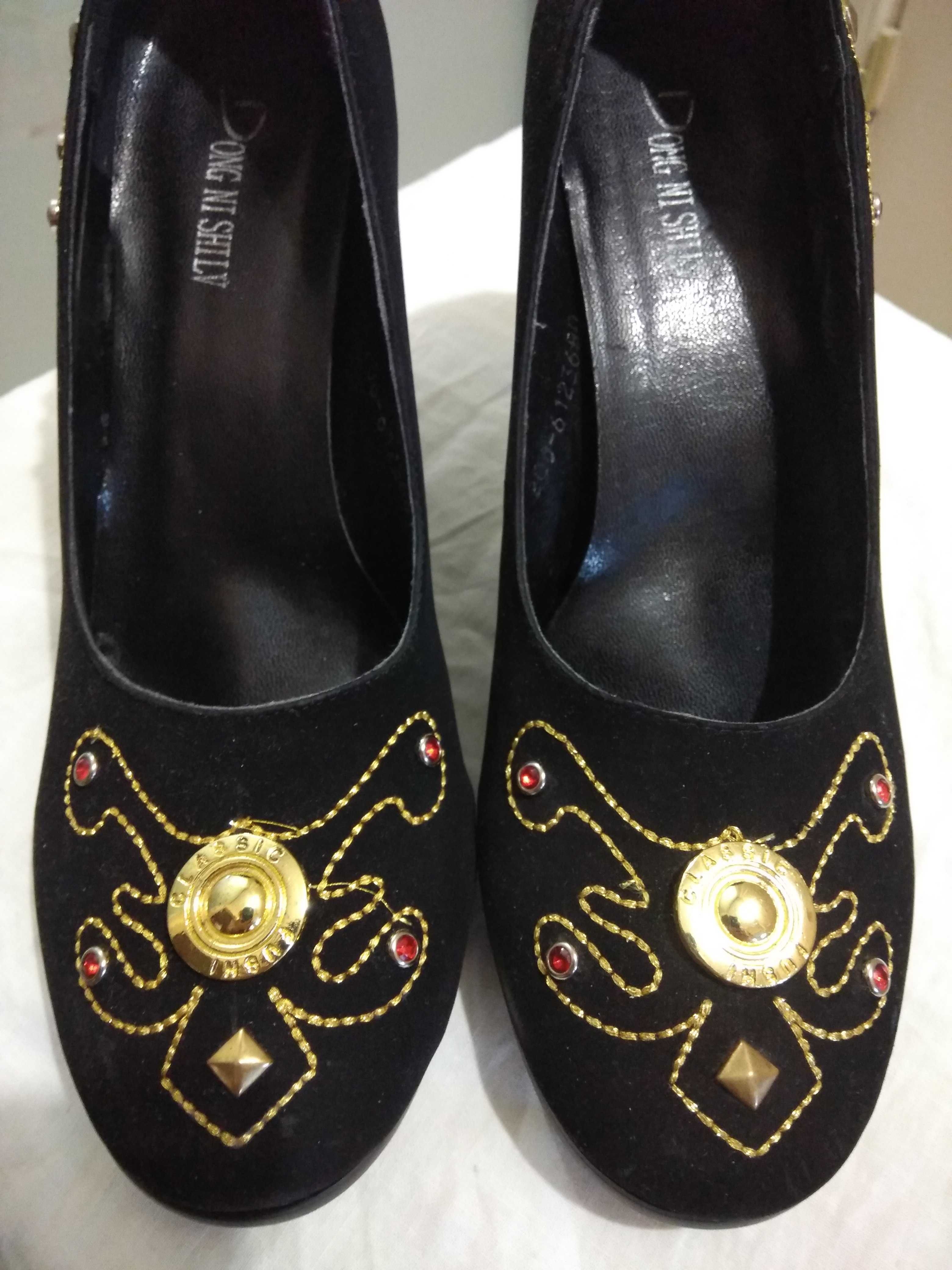 Красивые новые женские туфли из замши черного цвета Размер 37