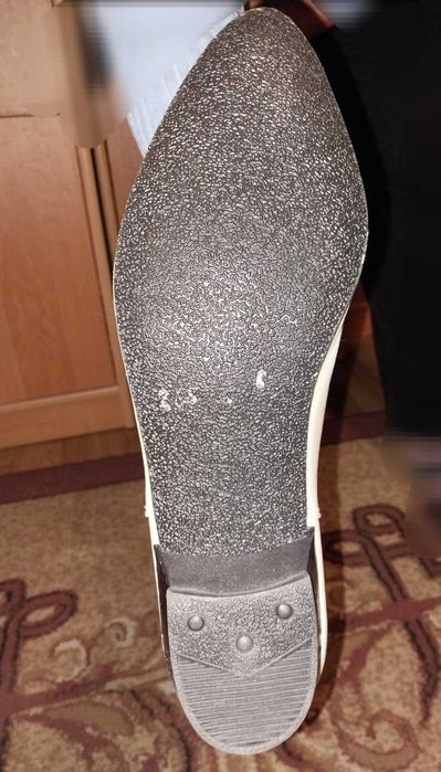 Продам нові сапоги шкіряні, бежеві