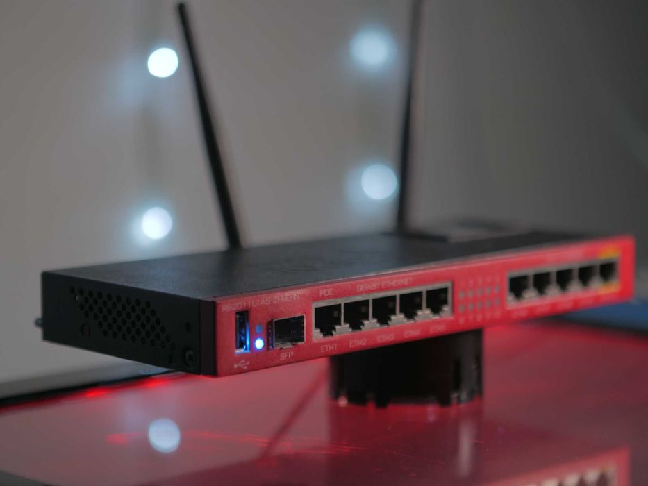 Маршрутизатор, Wi-Fi роутер MikroTik RB2011UiAS-2HnD-IN
