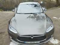 Tesla Model S 85D