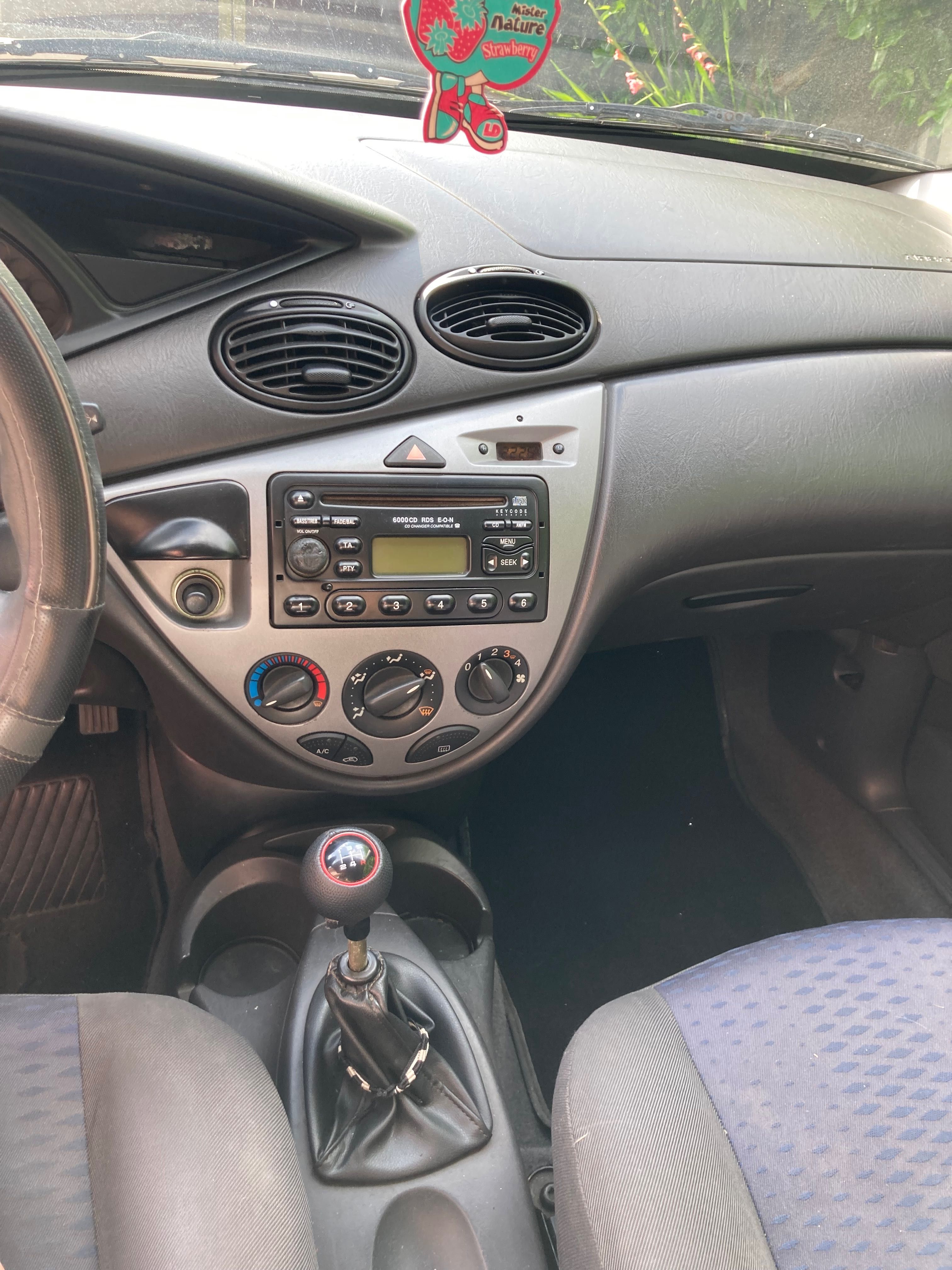 Ford Focus 1.6 100cv . 2001