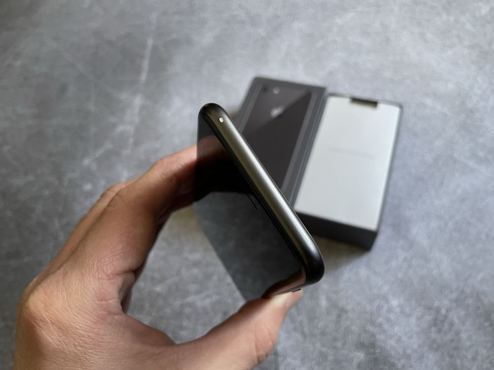 iPhone 8 Space Gray 64 GB Neverlock | АКБ 81% | оригінал | гарний стан