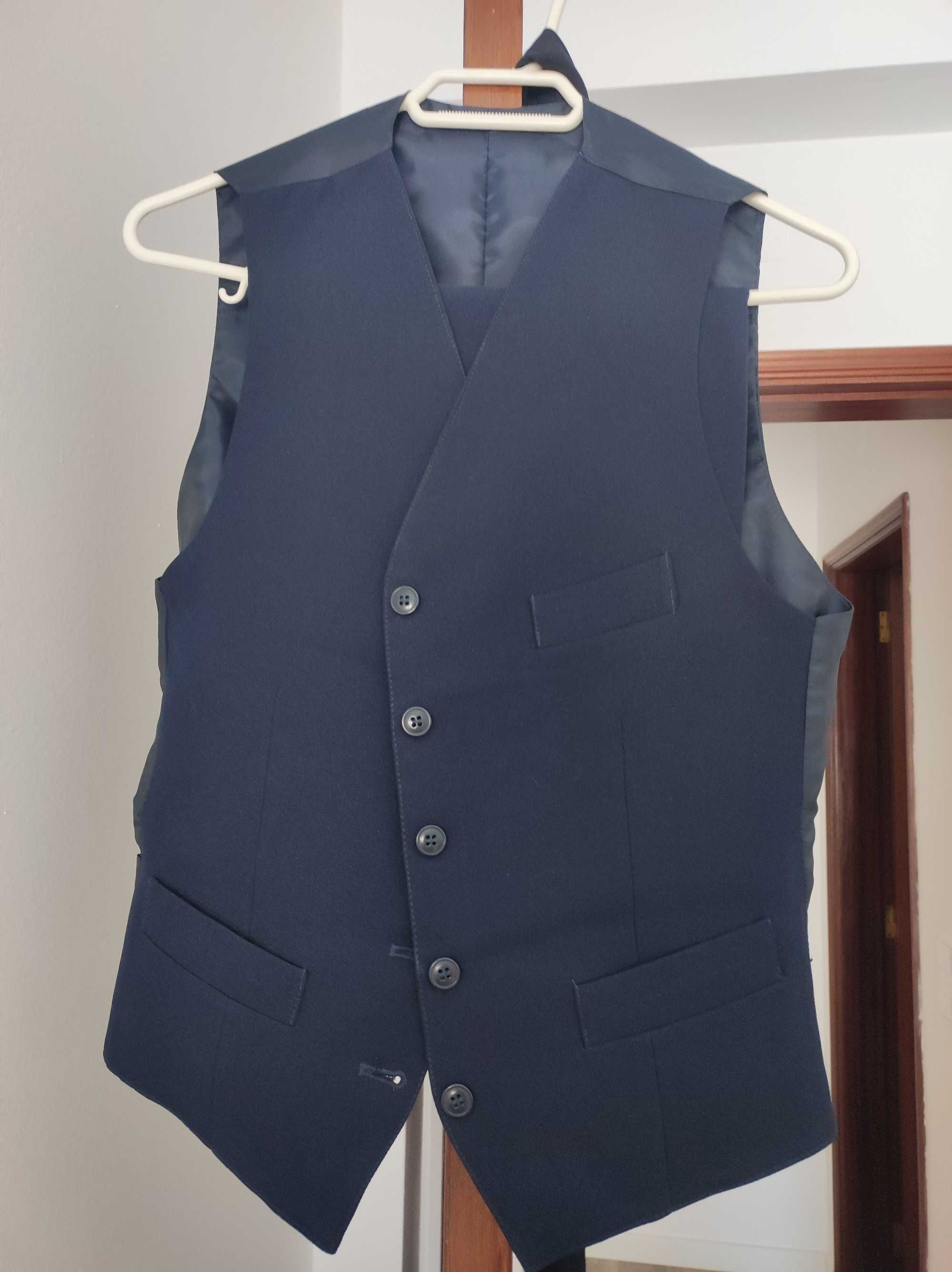 Traje académico feminino