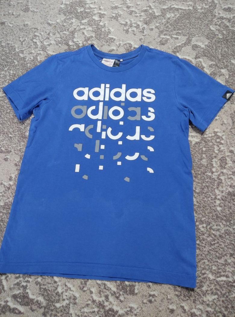 Футболка ADIDAS.