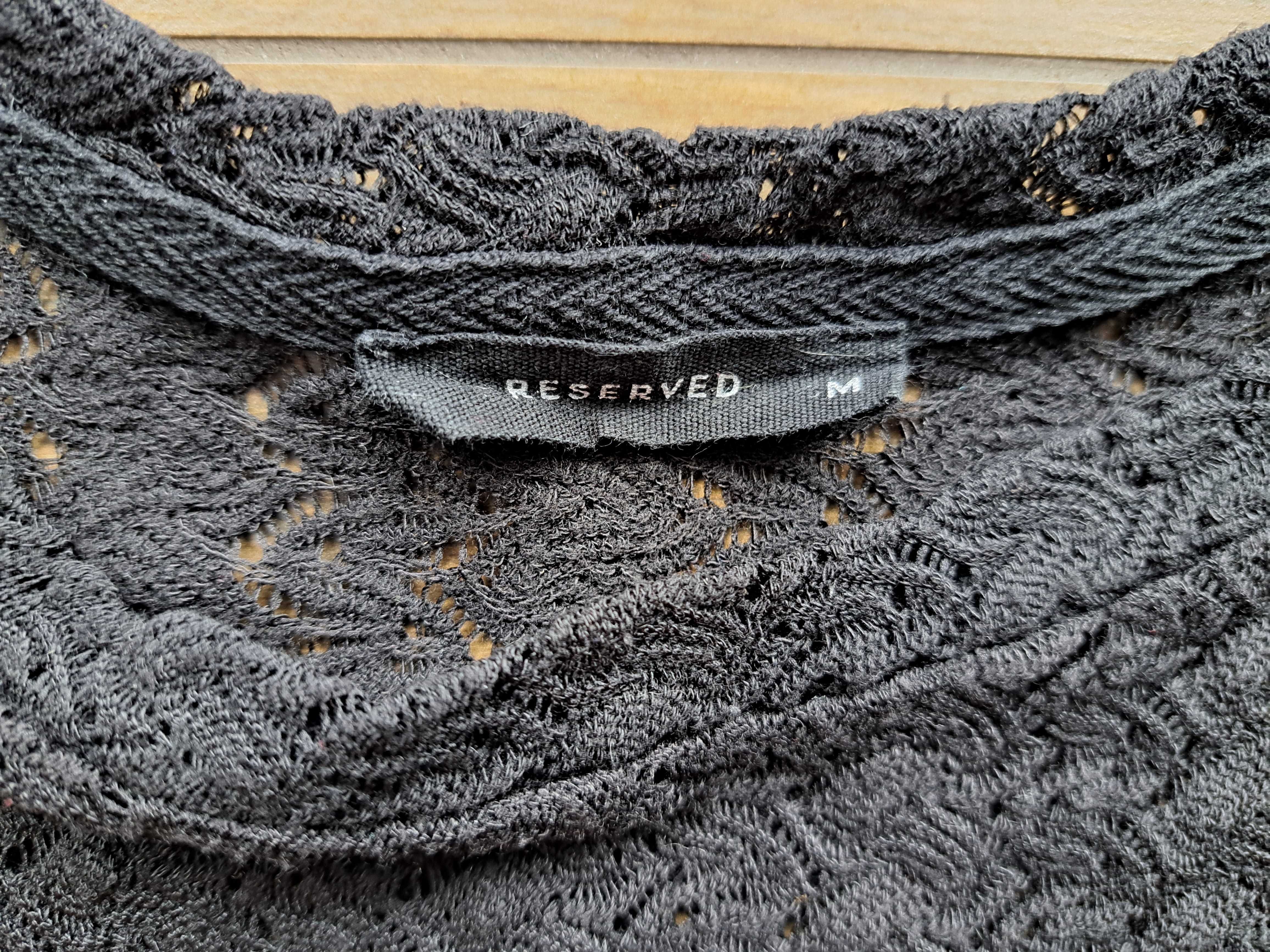 Czarny sweter Reserved