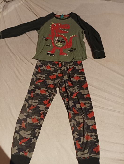 Piżamy dla chłopca r. 110/116