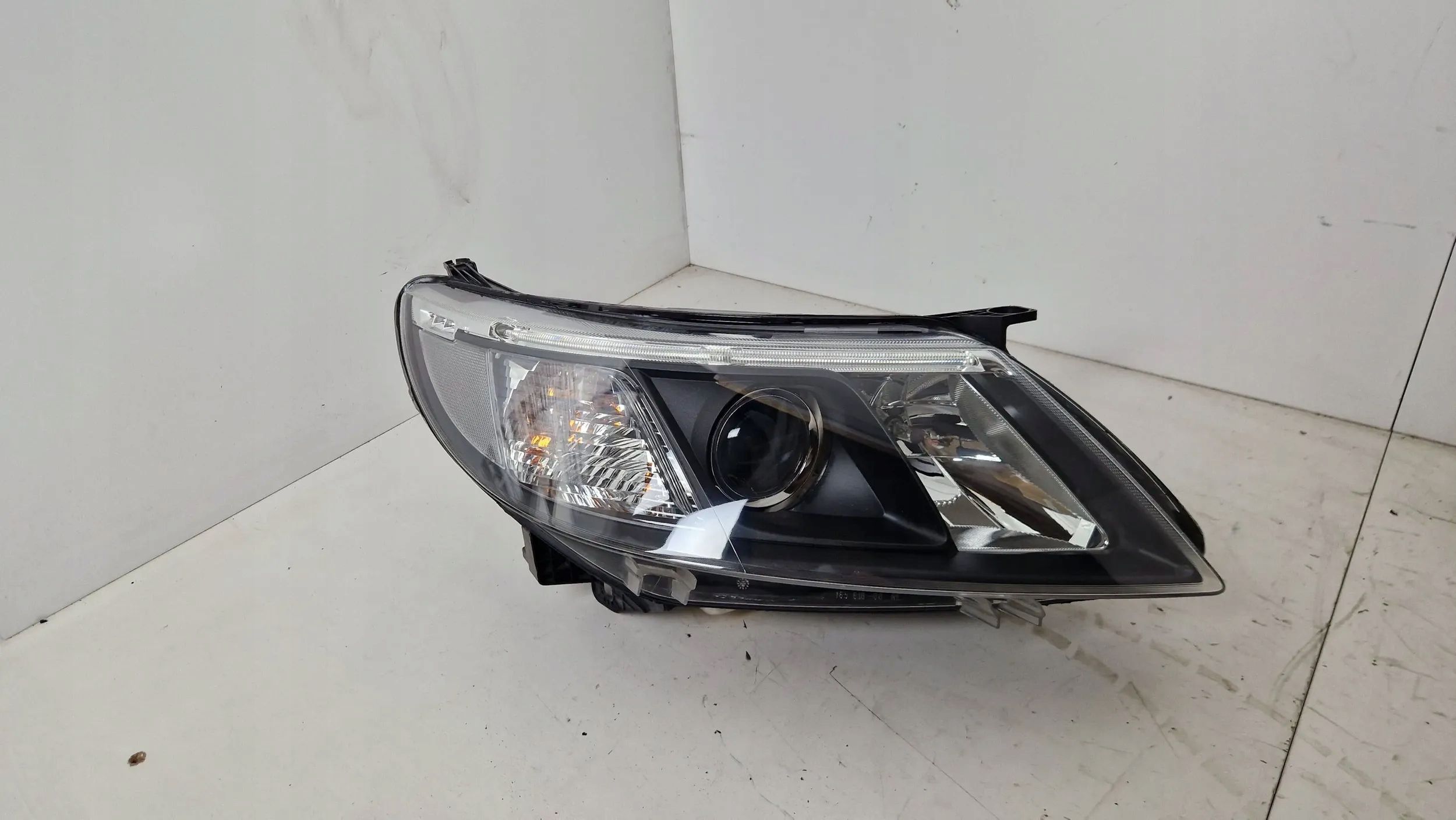 Lampa Reflektor Bi Xenon Skrętny Europa Prawa Saab 9-3/93 Lift 07-