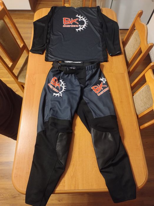 Strój na cross enduro